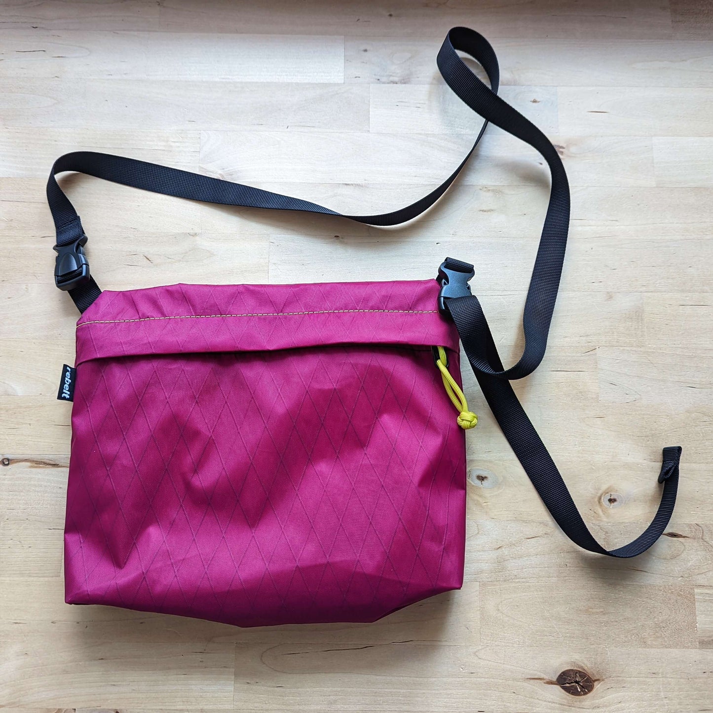 Trip - a minimalist hand bag